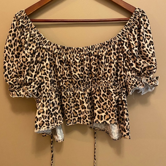 Urban Outfitters leopard print tie croptop - Picture 3 of 4